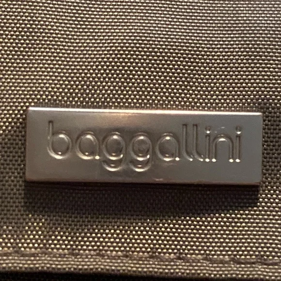 Baggallini Crossbody bag, gray animal print multi pocket purse adjustable strap - Picture 9 of 12